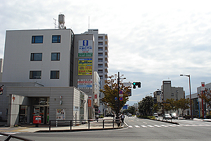 清水区相生町（さつき通り・市役所清水庁舎交差点）